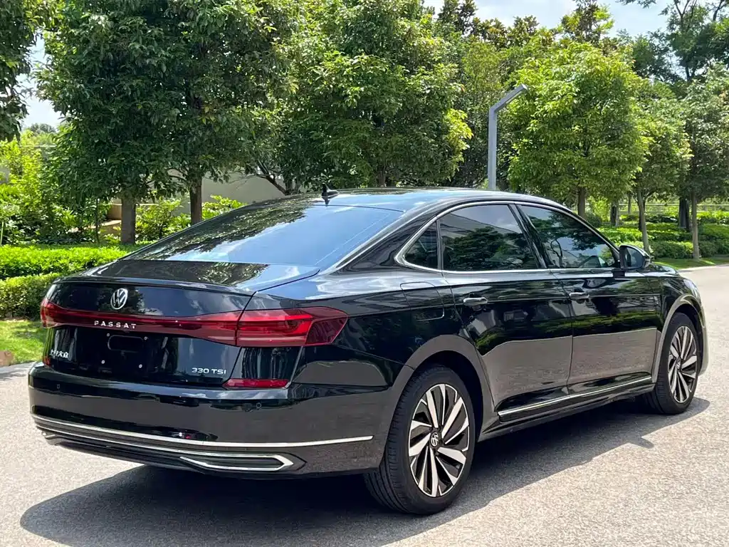 Volkswagen Passat 2022