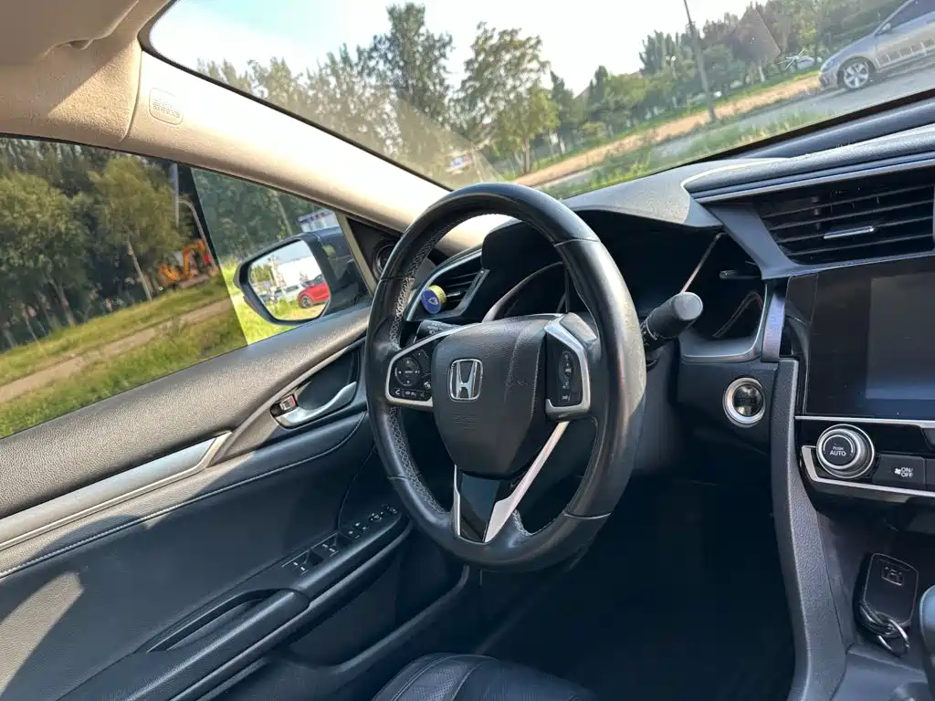 Honda Civic 2018 — фото 19