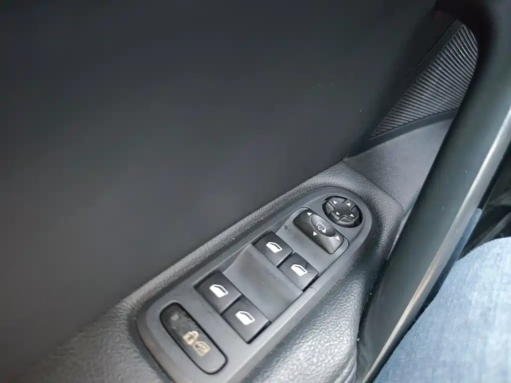 Peugeot 508 2015 — фото 16
