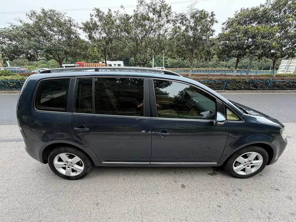 Volkswagen Touran 2012