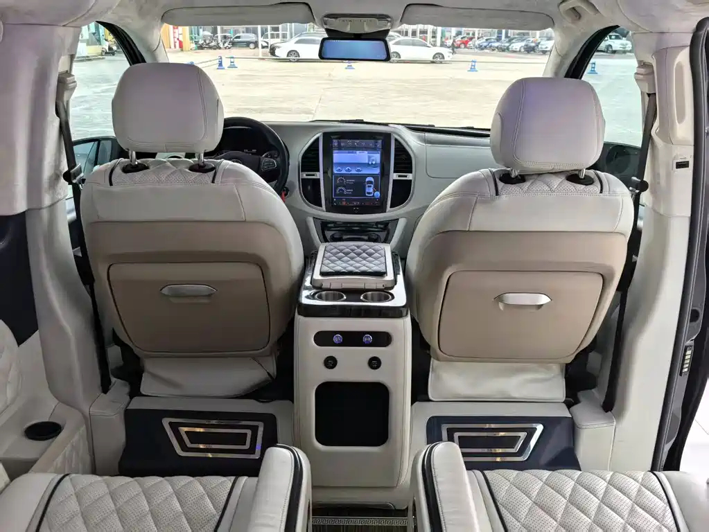 Mercedes-Benz Vito 2018 — фото 16