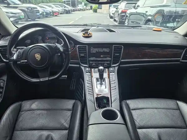 Porsche Panamera 2012