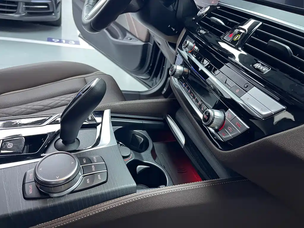 BMW 5 Series 2022 — фото 14