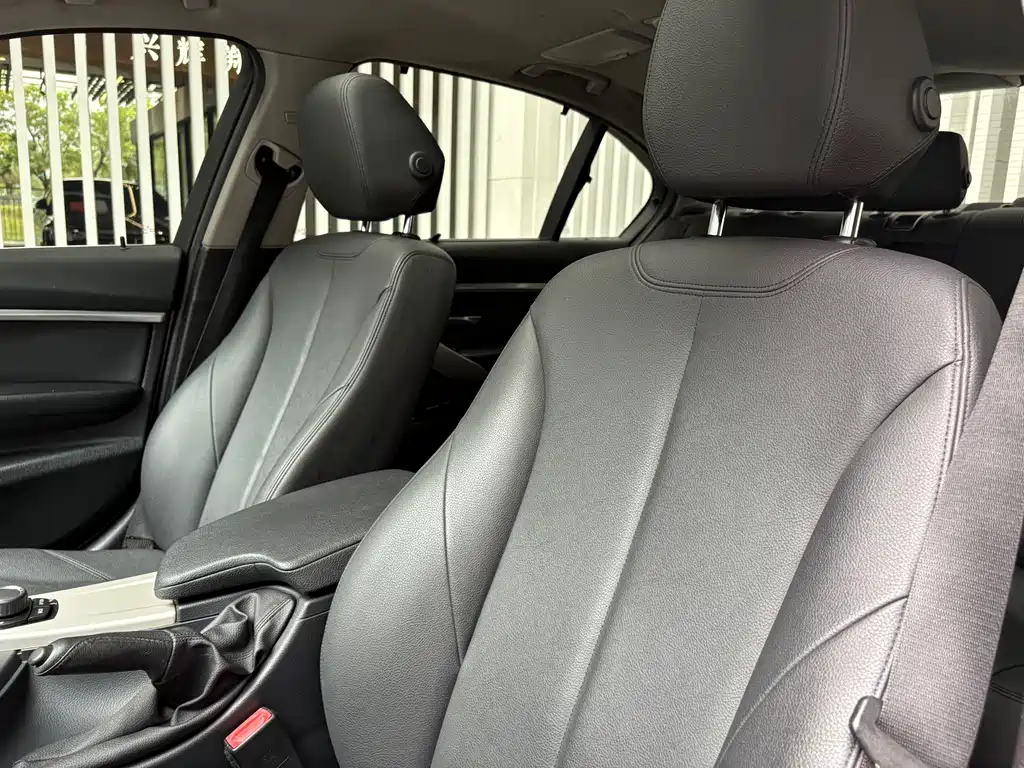 BMW 3 Series 2015 — фото 10
