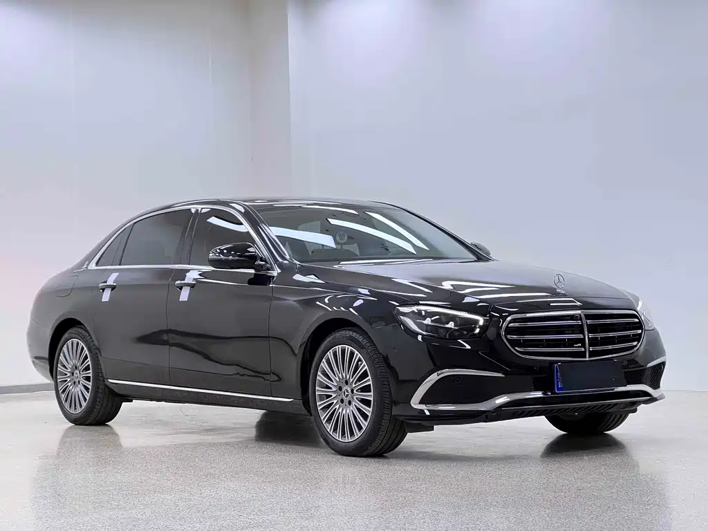 Mercedes-Benz E-Class 2023 — фото 3