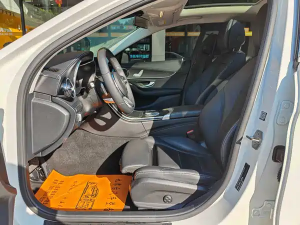 Mercedes-Benz C-Class 2020