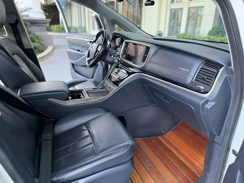 GAC Motor Trumpchi M8 2020 — фото 7