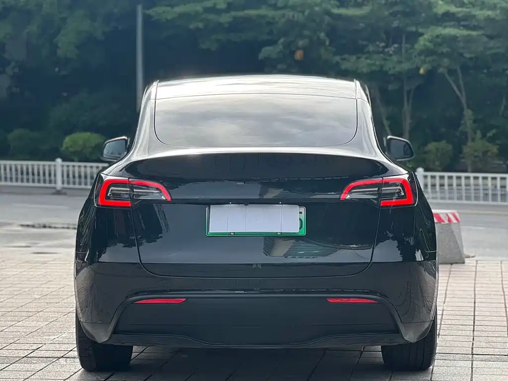 Tesla Model Y 2022 — фото 21