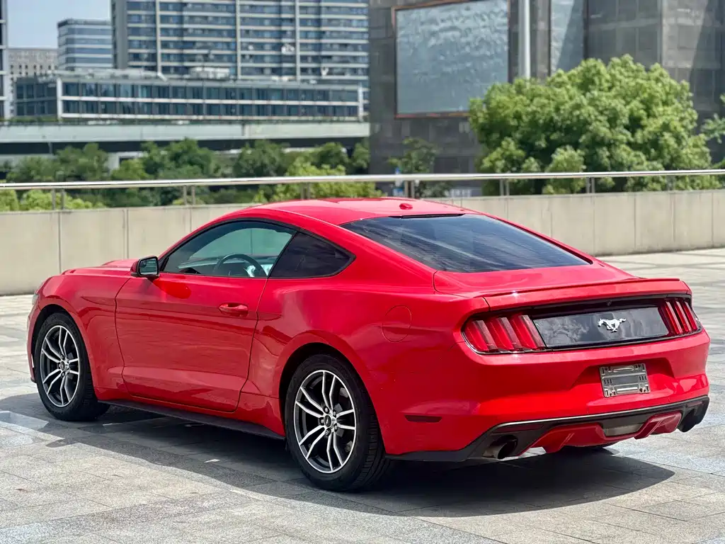 Ford Mustang 2018 — фото 14
