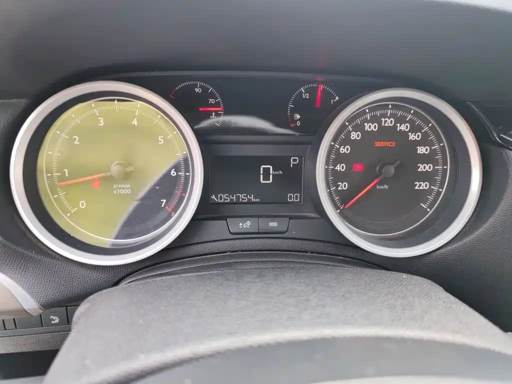 Peugeot 408 2015