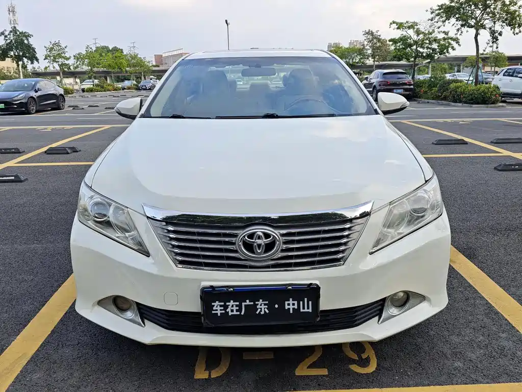 Toyota Camry 2013 — фото 2