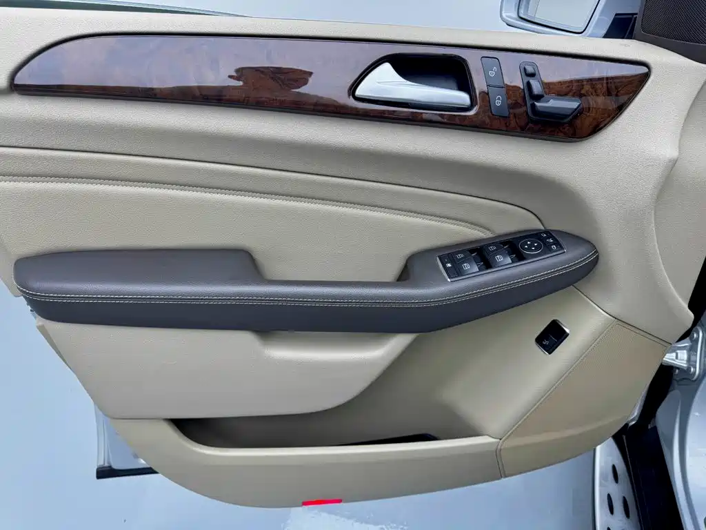 Mercedes-Benz M-Class 2012 — фото 10