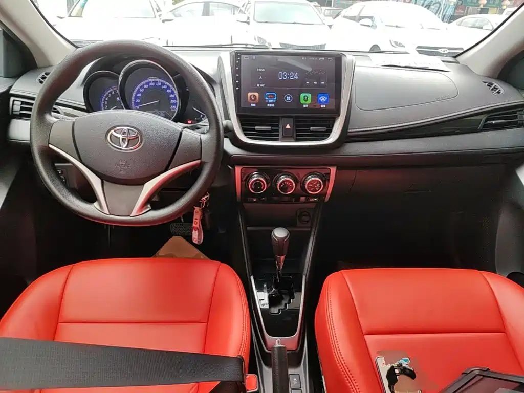 Toyota Yaris L 2018 — фото 10