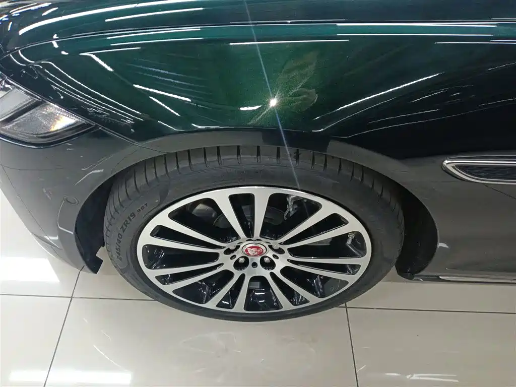 Jaguar XFL 2021 — фото 25