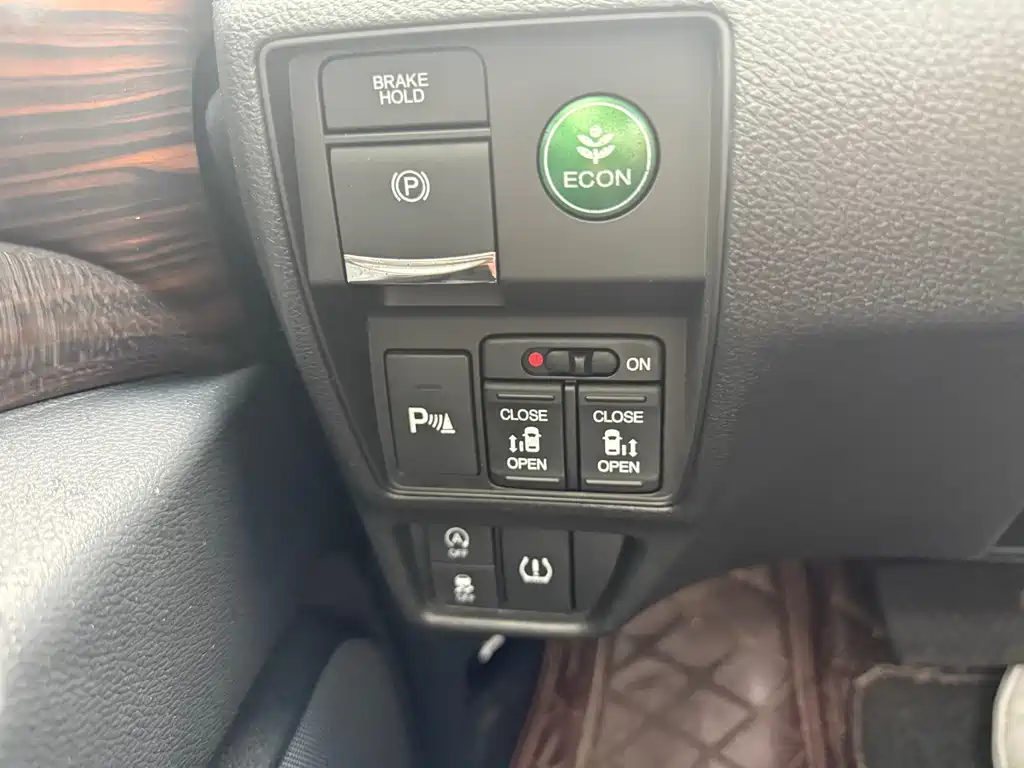 Honda Odyssey 2018 — фото 15