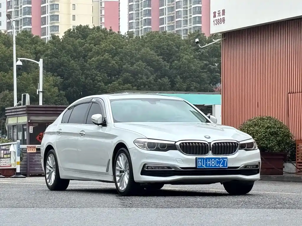 BMW 5 Series 2018 — фото 3