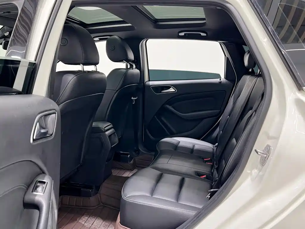 Mercedes-Benz B-Class 2018 — фото 11