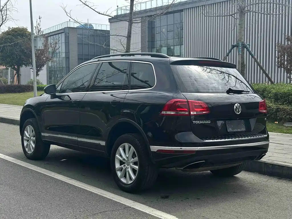 Volkswagen Touareg 2017 — фото 4