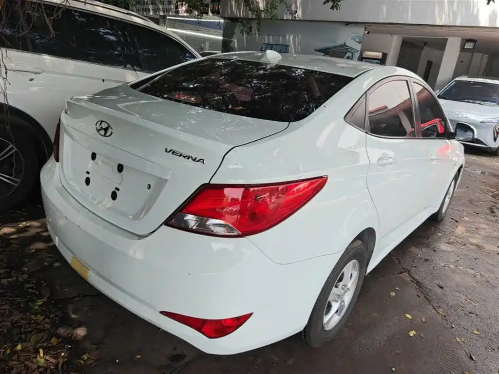 Hyundai Verna 2016 — фото 7