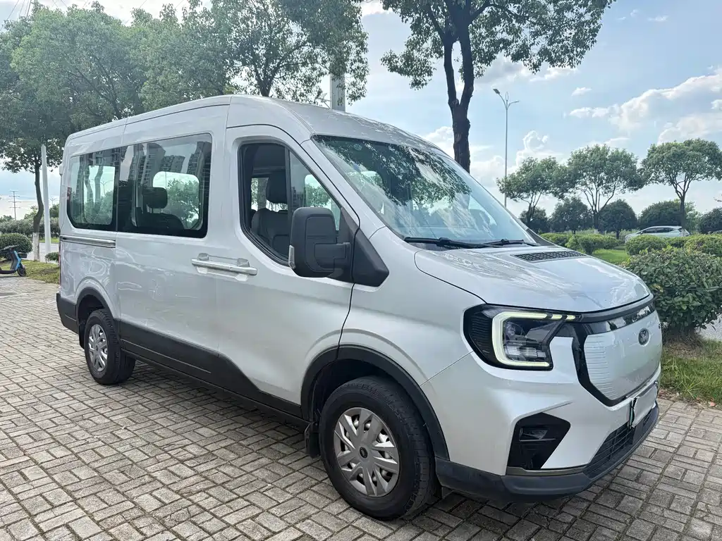 Ford E-Transit 2023 — фото 3