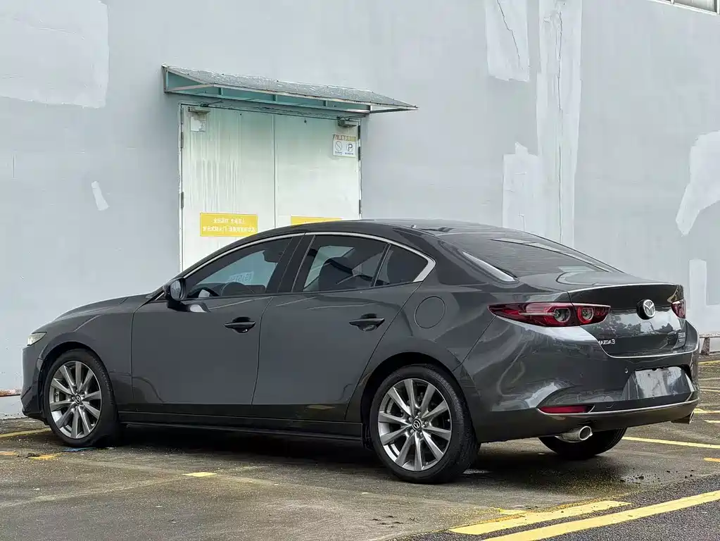 Mazda 3 Axela 2022