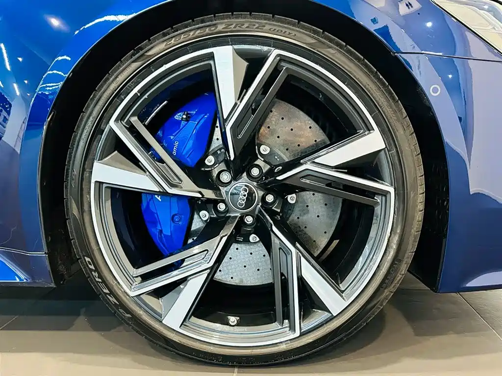 Audi RS 6 2021 — фото 15