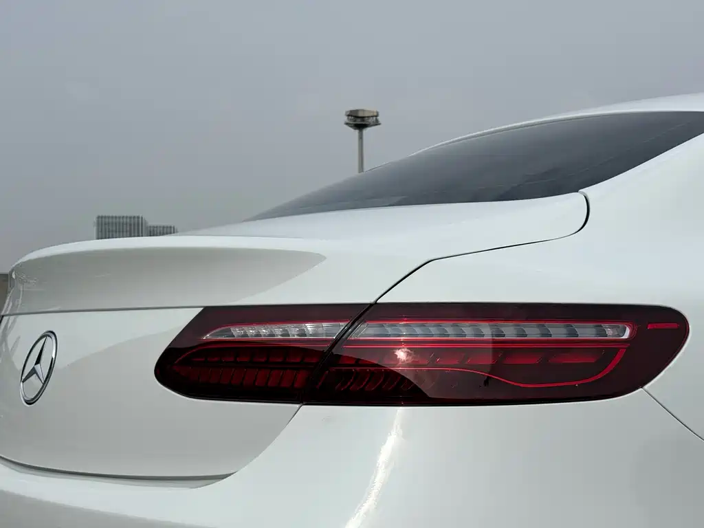 Mercedes-Benz E-Class 2023 — фото 12