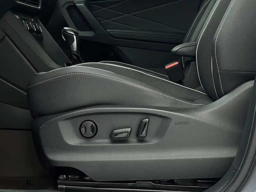 Volkswagen Tiguan L 2022 — фото 20