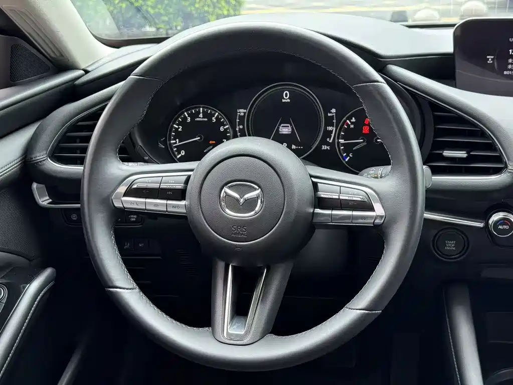 Mazda 3 Axela 2022 — фото 20