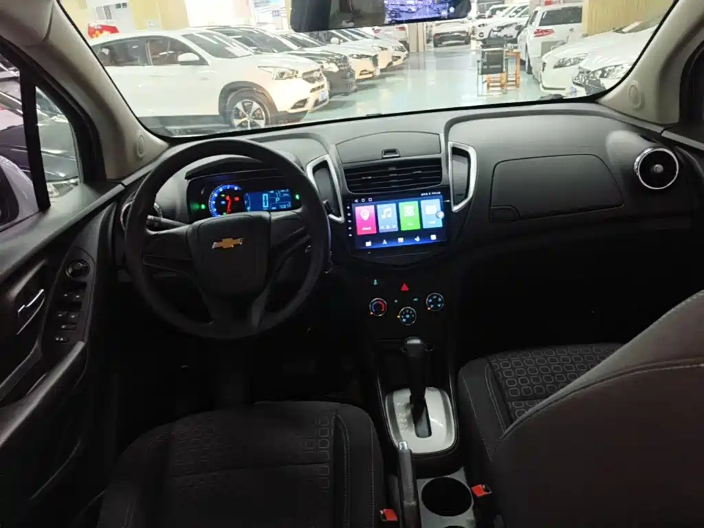 Chevrolet Trax 2015 — фото 10