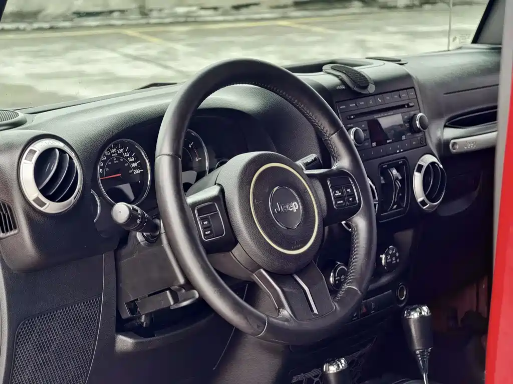 Jeep Wrangler 2016 — фото 5