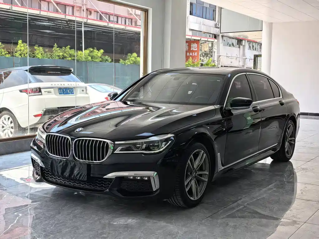 BMW 7 Series 2019 — фото 1