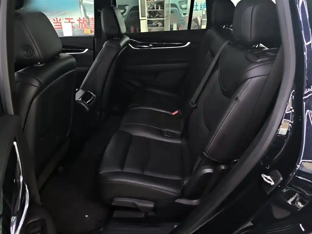Cadillac XT6 2022 — фото 17