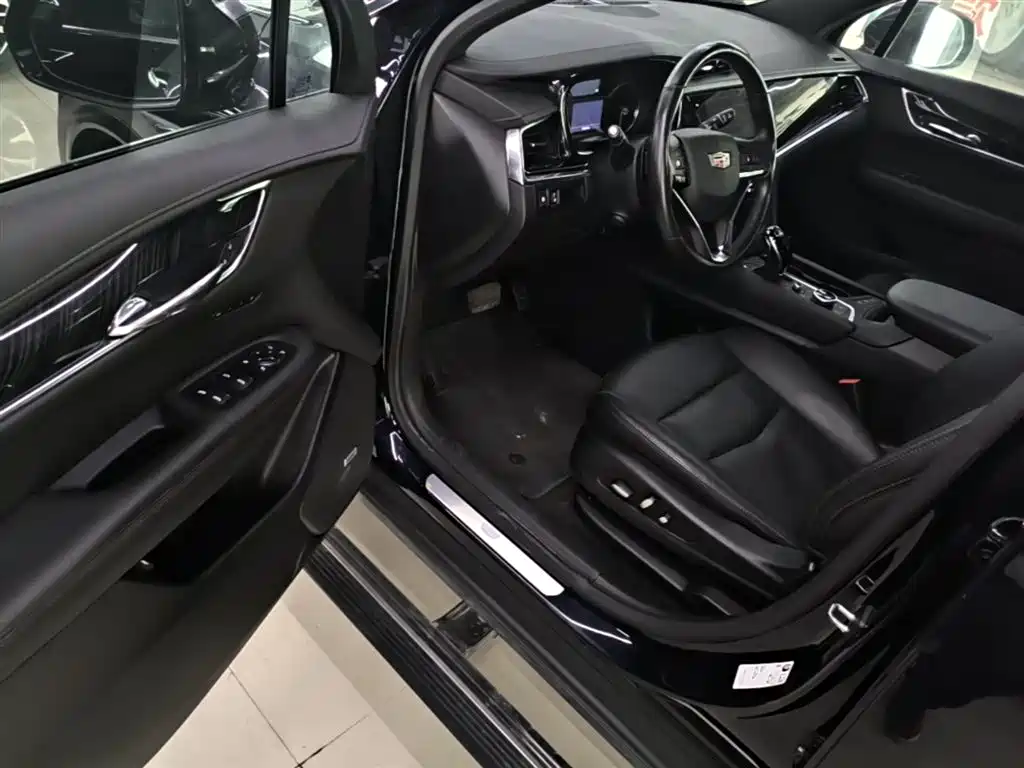 Cadillac XT6 2022 — фото 16