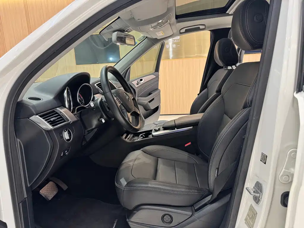 Mercedes-Benz M-Class 2015 — фото 12