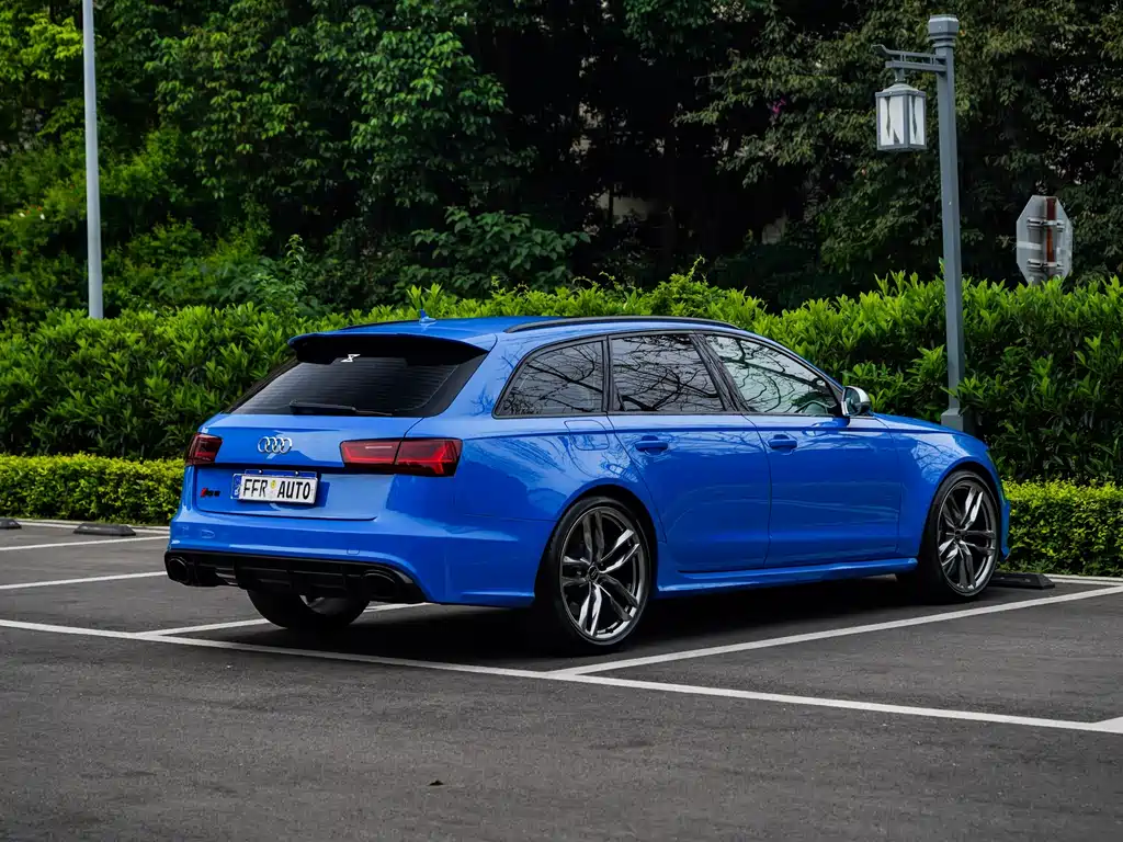 Audi RS 6 2019 — фото 20