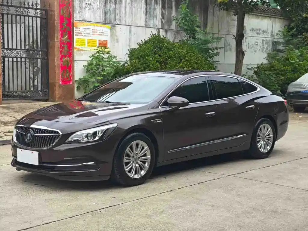 Buick LaCrosse 2017 — фото 1
