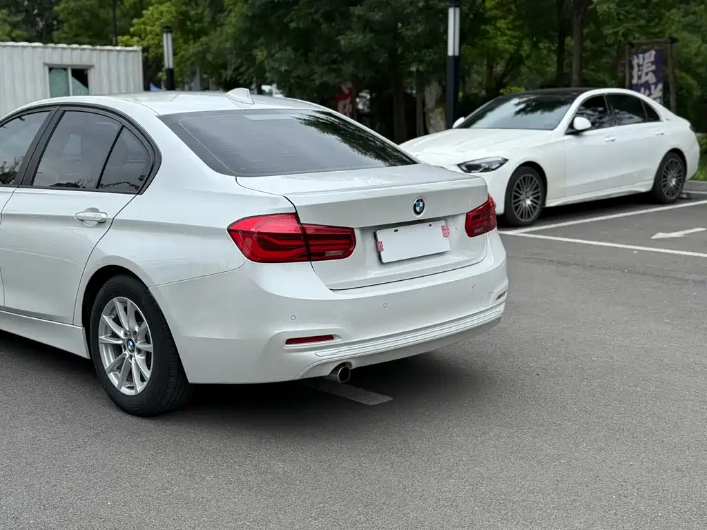 BMW 3 Series 2016 — фото 12