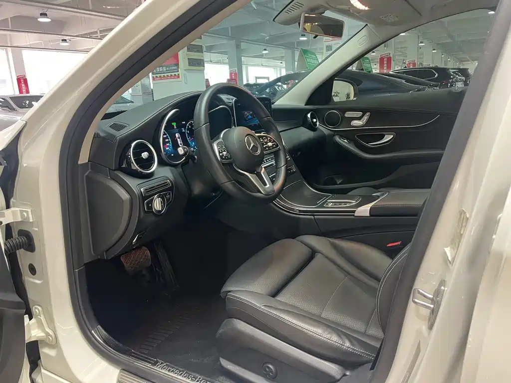 Mercedes-Benz C-Class 2019 — фото 10