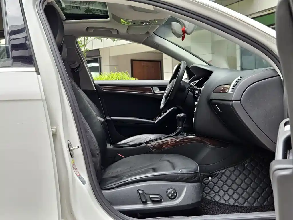 Audi A4L 2012