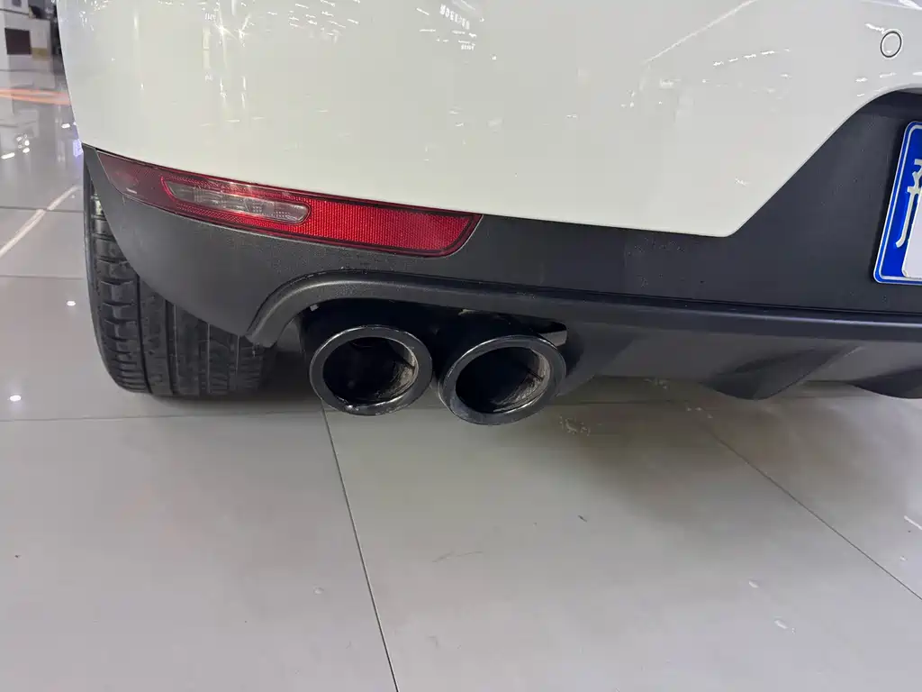 Porsche Macan 2019 — фото 14