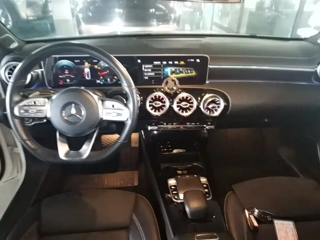 Mercedes-Benz A-Class 2020 — фото 10