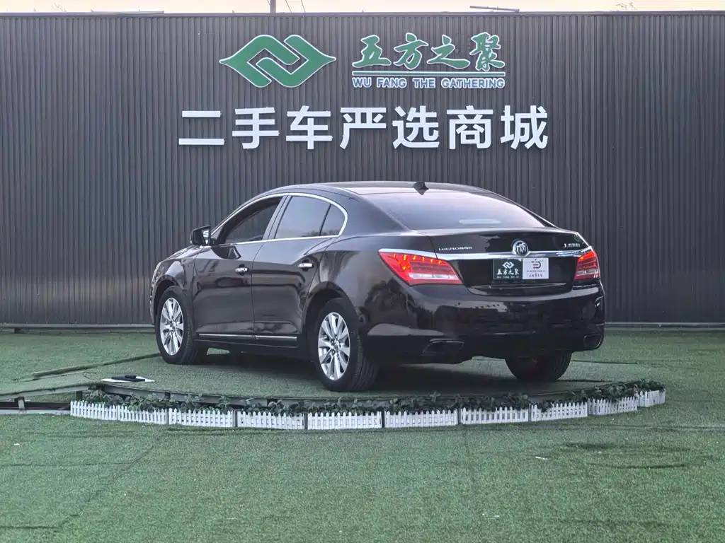 Buick LaCrosse 2015 — фото 18