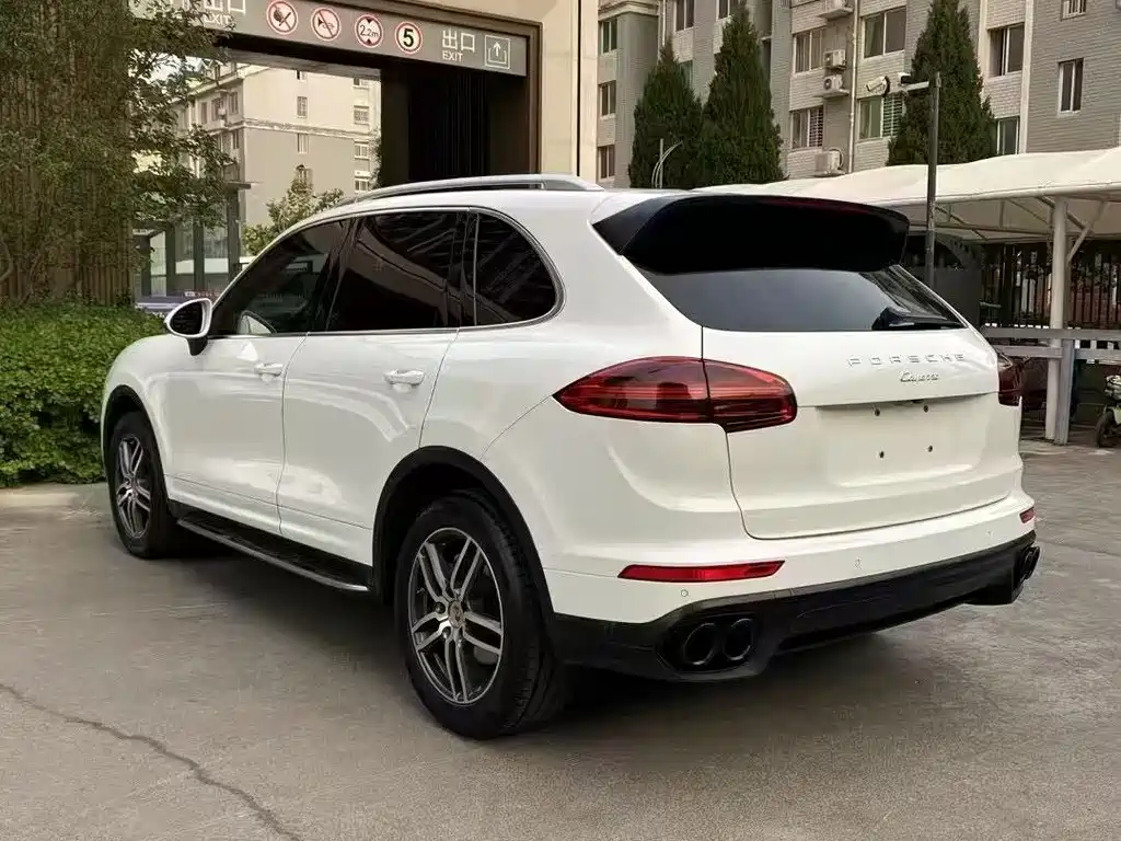 Porsche Cayenne 2017 — фото 6