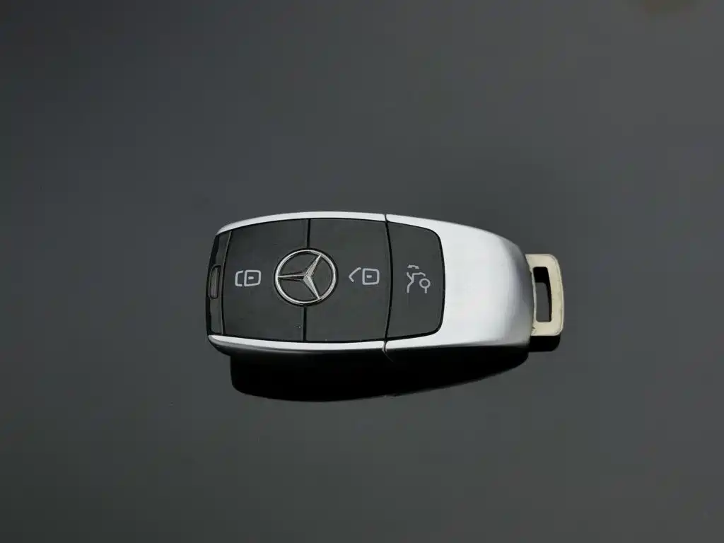 Mercedes-Benz E-Class 2022 — фото 19