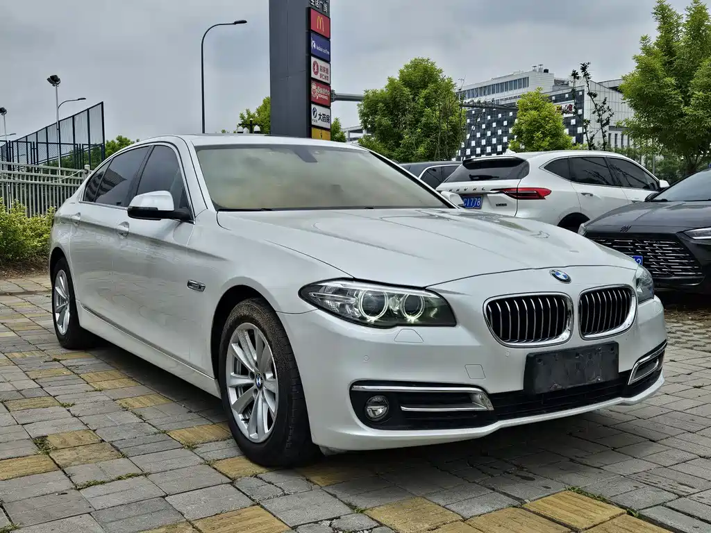 BMW 5 Series 2016 — фото 2