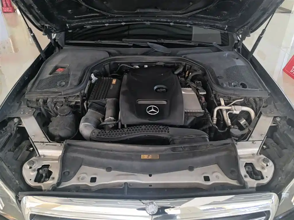 Mercedes-Benz E-Class 2017 — фото 20