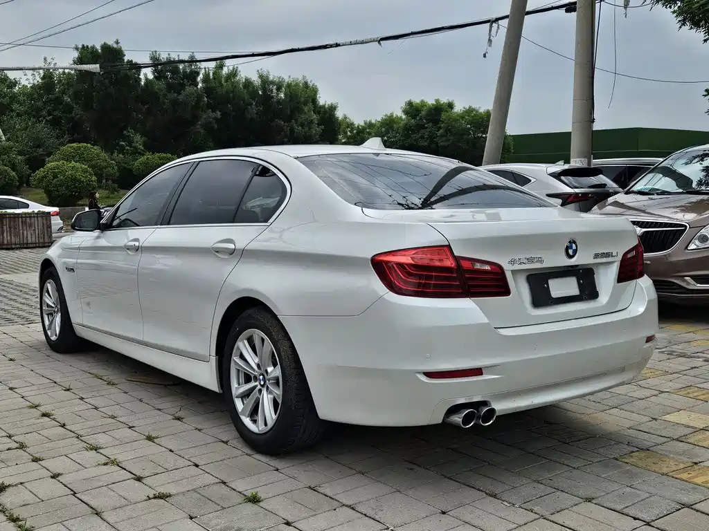 BMW 5 Series 2016 — фото 3