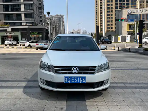Volkswagen Lavida 2014