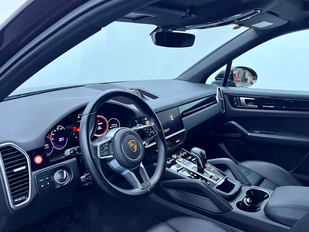 Porsche Cayenne 2022 — фото 9